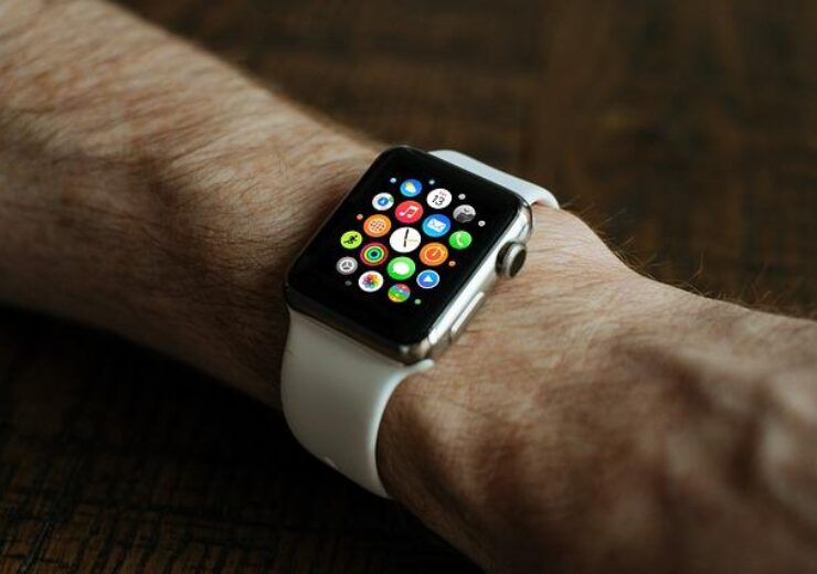 Apple Smartwatch: दिमाग की इस बीमारी का पता लगा सकेगी Apple Watch...लक्षण  जानकर करेगी अलर्ट - apple watch may track symptoms of Parkinson's brain  disease - GNT