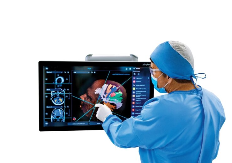 Surgeon_cranial_touchscreen